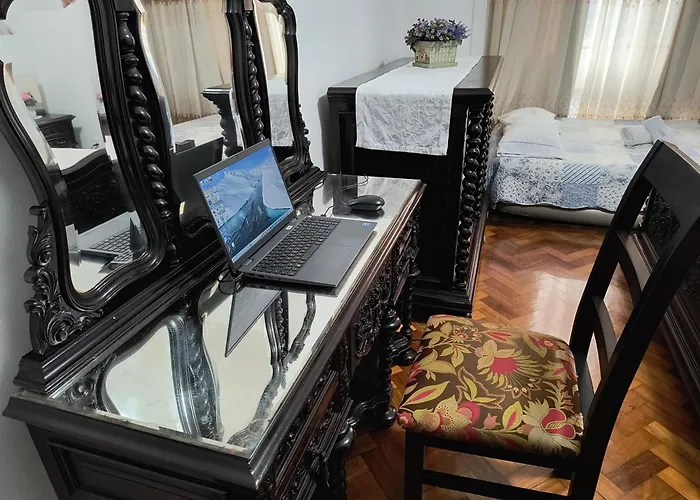 Apto Clássico, 2 quadras da Praia, Copacabana Palace e Metrô - Ar Condicionado - Muito bem Equipado Rio de Janeiro